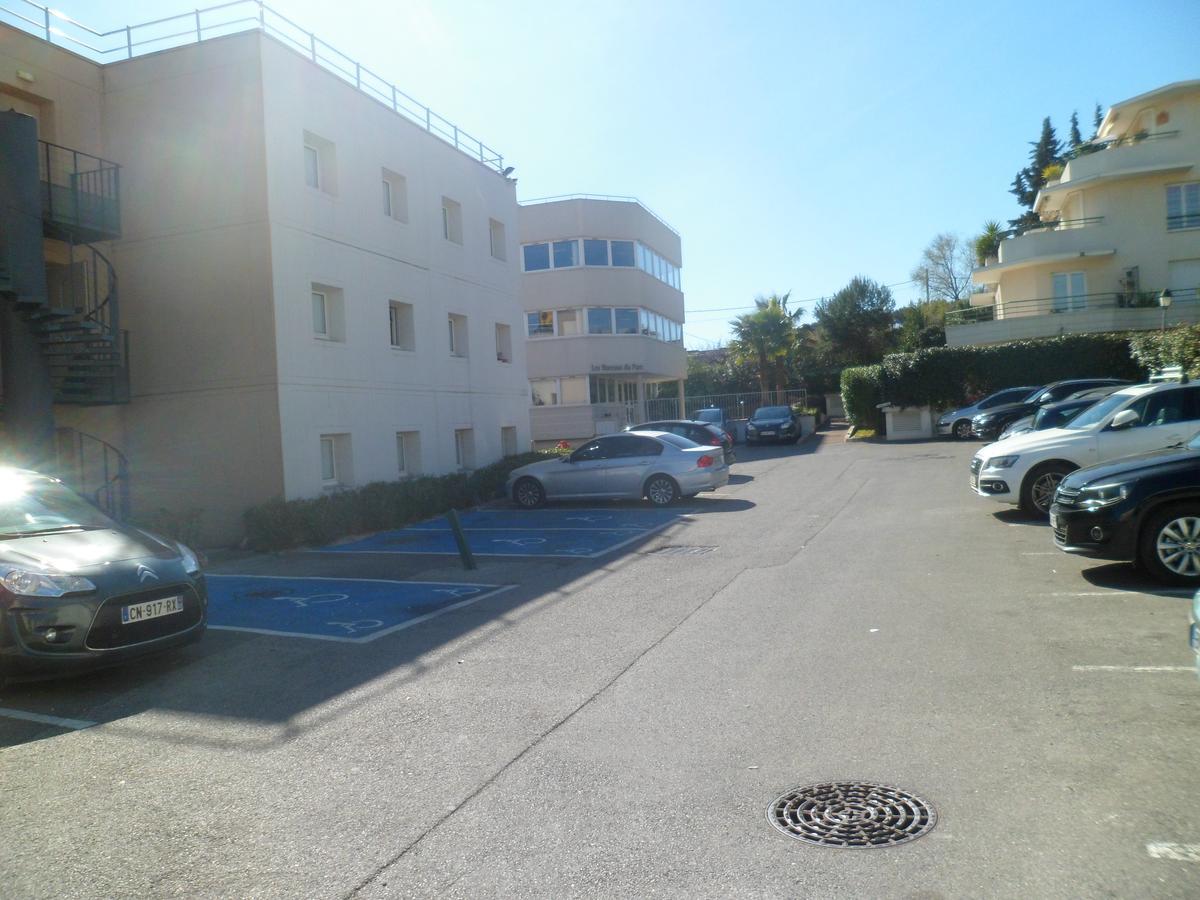 Hotelf1 Villeneuve Loubet 外观 照片
